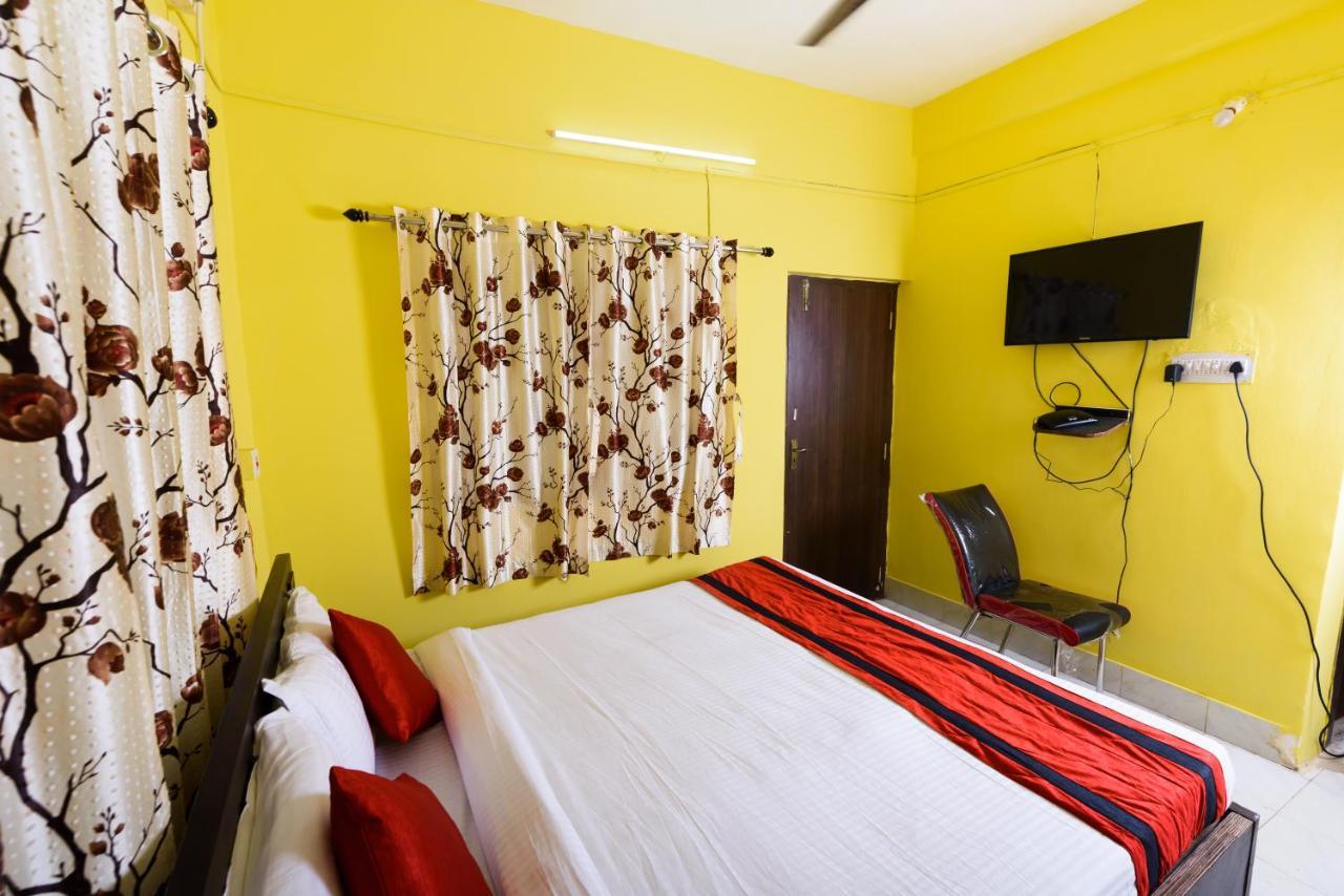 Sterling Baishakhi Hotel Kolkata Bagian luar foto